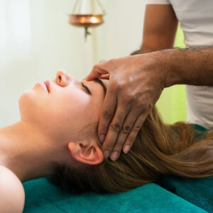 Kopf- und Nackenmassage